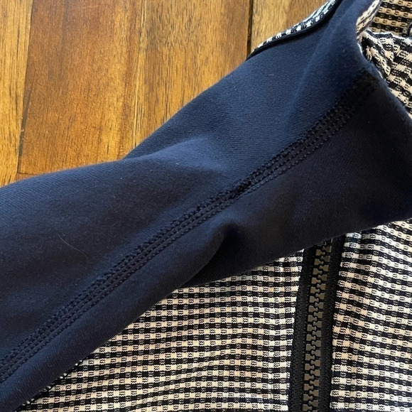 Lululemon zip up gingham jacket blue and white - Picture 6 of 9